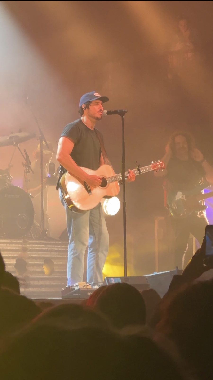 Morgan Evans performing an acoustic song