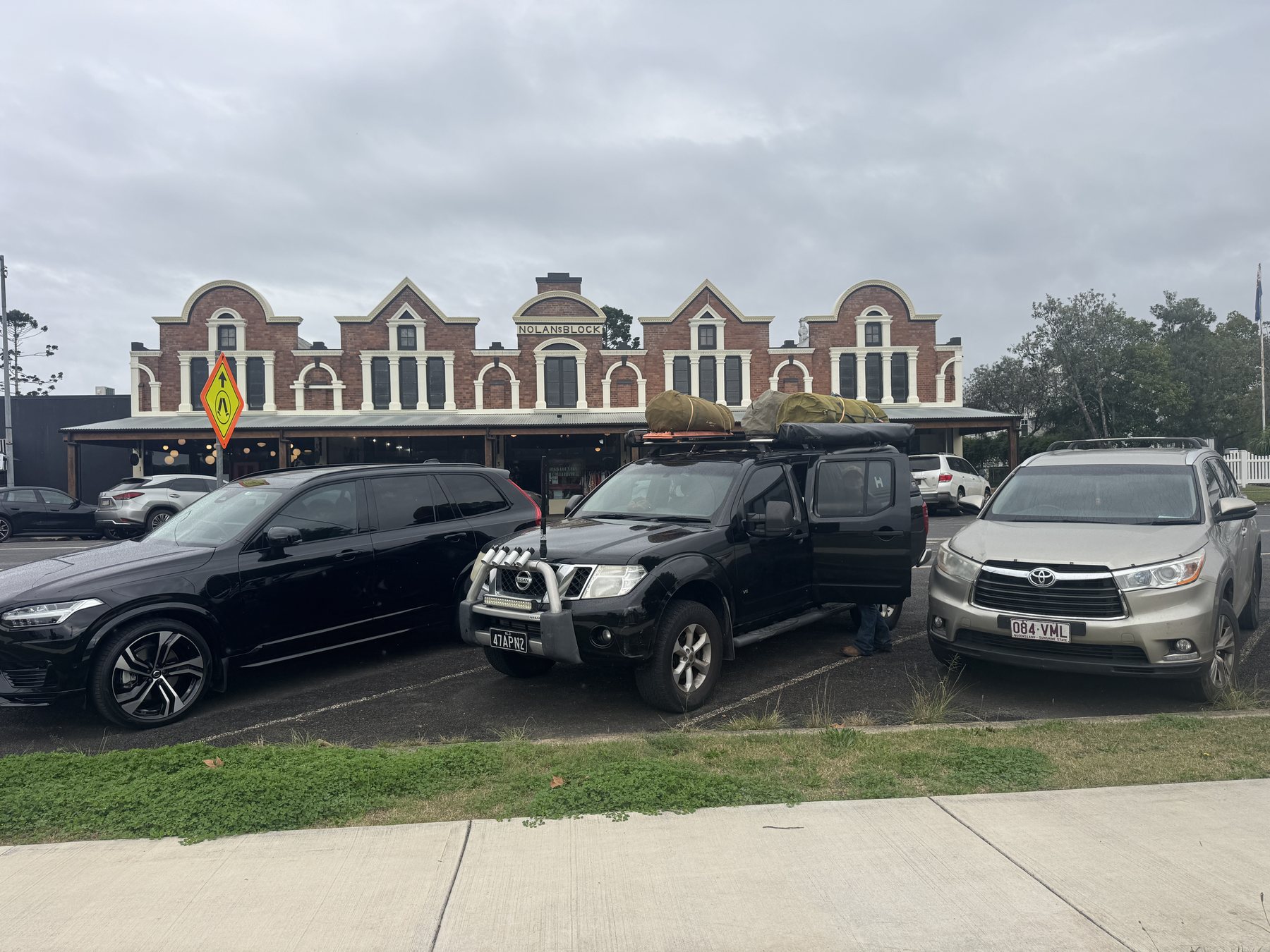 Navara parked during the Crows Nest lunch stop.