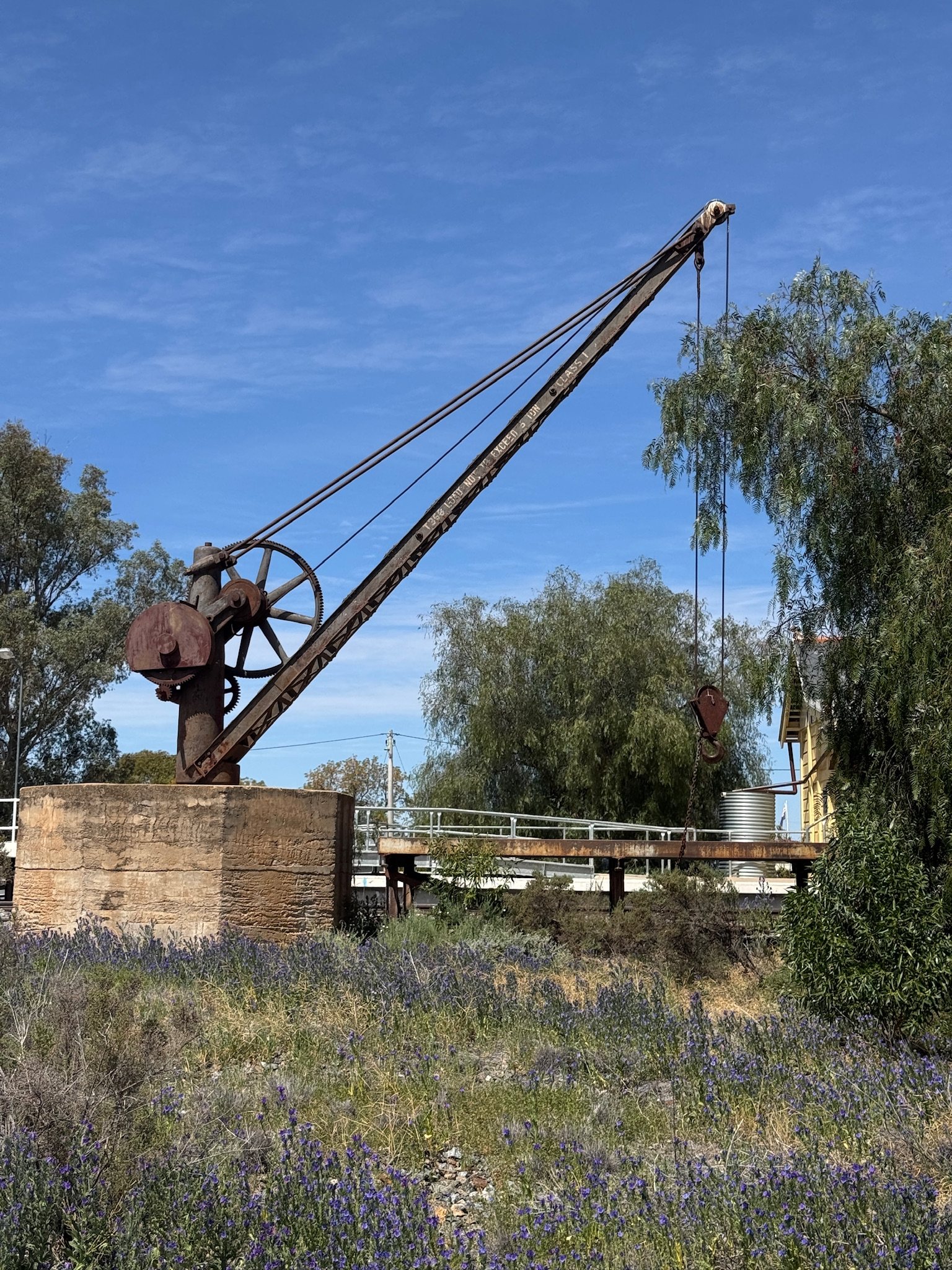 Historic railway crane at Ivanhoe